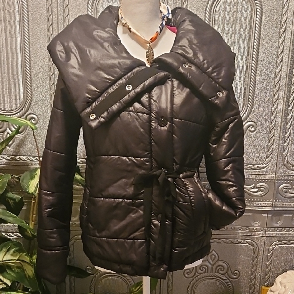 Women's Black Puffer Jacket